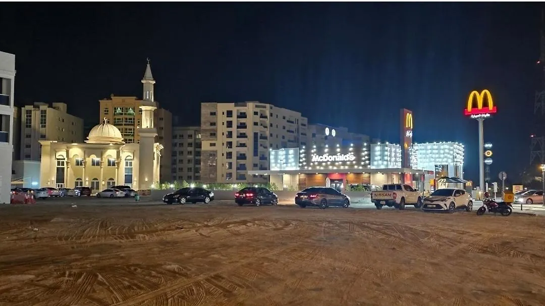 Homestay Executive Room With Attached Private Bathroom In A Shared Apartment Sharjah
