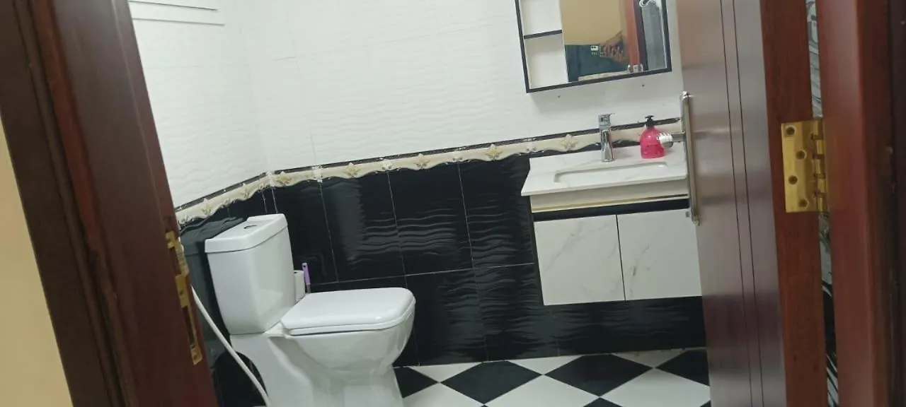 Homestay Executive Room With Attached Private Bathroom In A Shared Apartment Sharjah